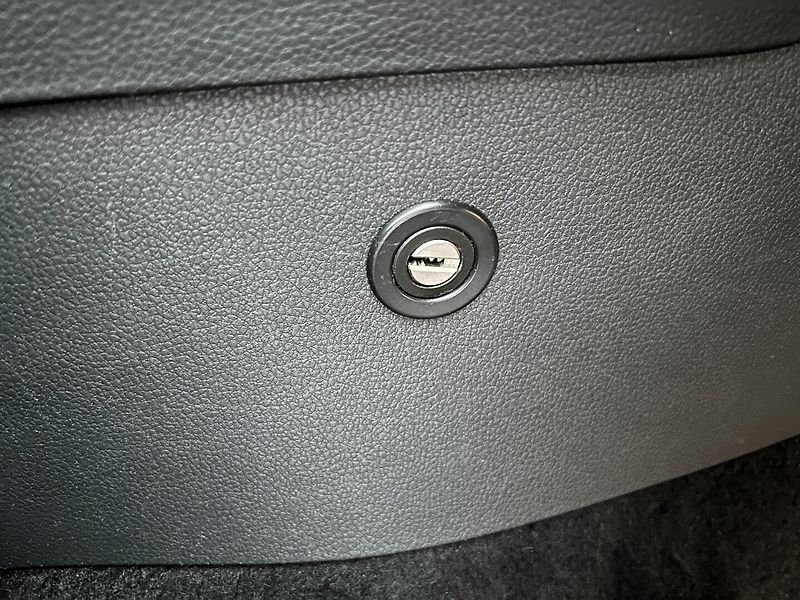 Škoda Superb 2.0 TDI Ambition - fotka 25 z 27