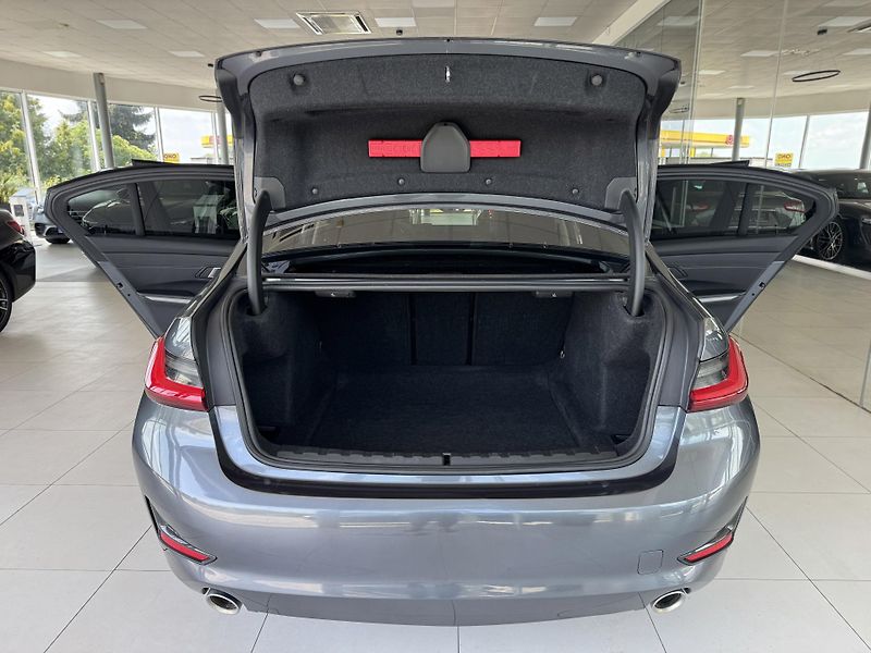 BMW Řada 3 320d 140kW*Kůže*PlnýServis*Taž - fotka 30 z 34