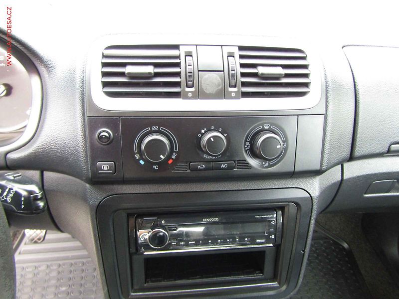 Škoda Fabia (2008) 1.4 MPi, ČR, servis.kniha, AC - fotka 12 z 15