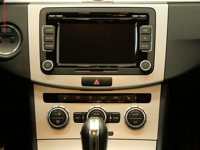 Volkswagen Passat (2014) 2.0TDI, 1.maj,ČR, DSG, xenon - fotka 13 z 24
