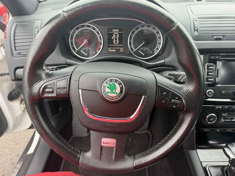 Škoda Octavia (2012) 2.0 TDi, RS, DSG, xenon - fotka 12 z 18
