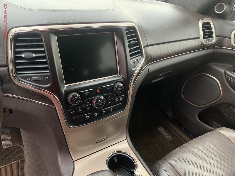 Jeep Grand Cherokee (2013) 3.0 CRD 4x4, AT, navi, kamera - fotka 14 z 21