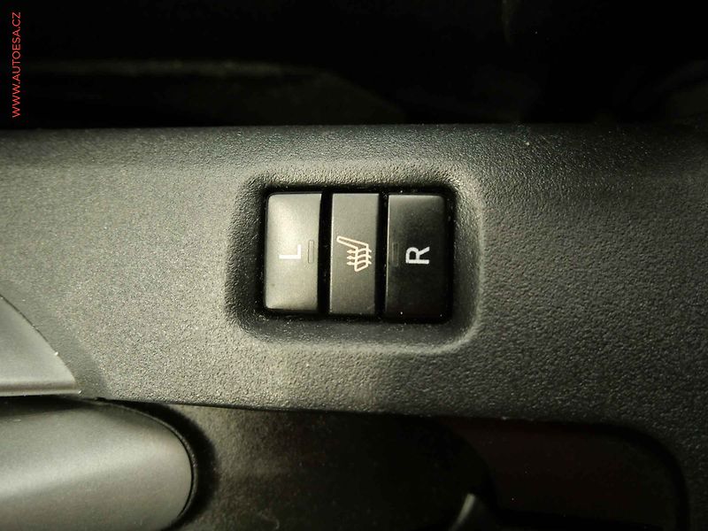 Kia Ceed (2009) 1.4i, 1.maj,ČR, AC - fotka 19 z 21