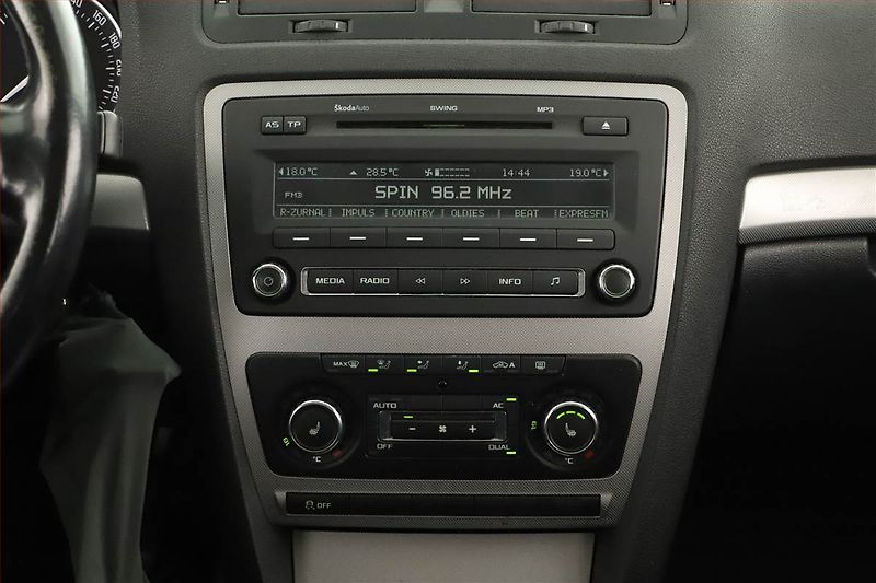Škoda Octavia (2012) 2.0 TDI, ČR,1.maj, Tempomat - fotka 9 z 13