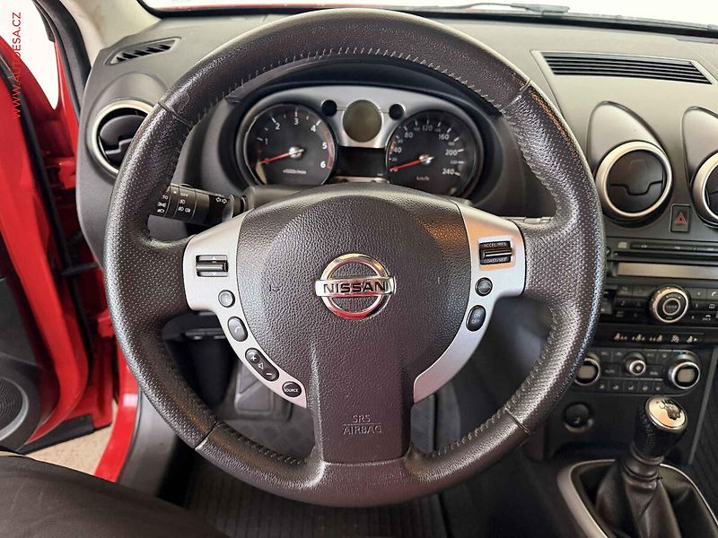 Nissan Qashqai (2008) 2.0dCi 4x4, TZ - fotka 12 z 17