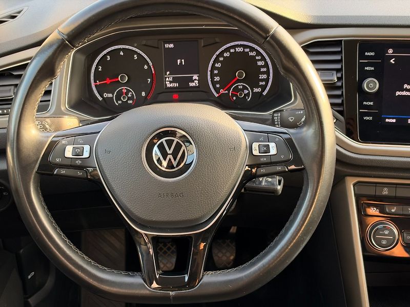 Volkswagen T-Roc (2021) Design 1.0 TSI 81kW - fotka 17 z 18