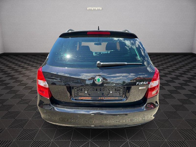 Škoda Fabia (2011) 1,2TSI 77Kw - fotka 6 z 29