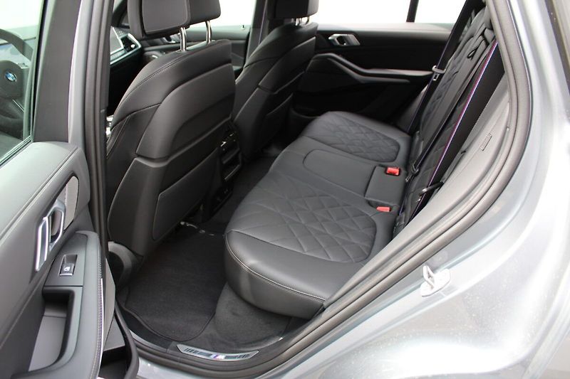 BMW X5 xDrive30d Mpaket vzduch - fotka 12 z 27