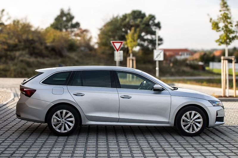 Škoda Octavia - fotka 4 z 31