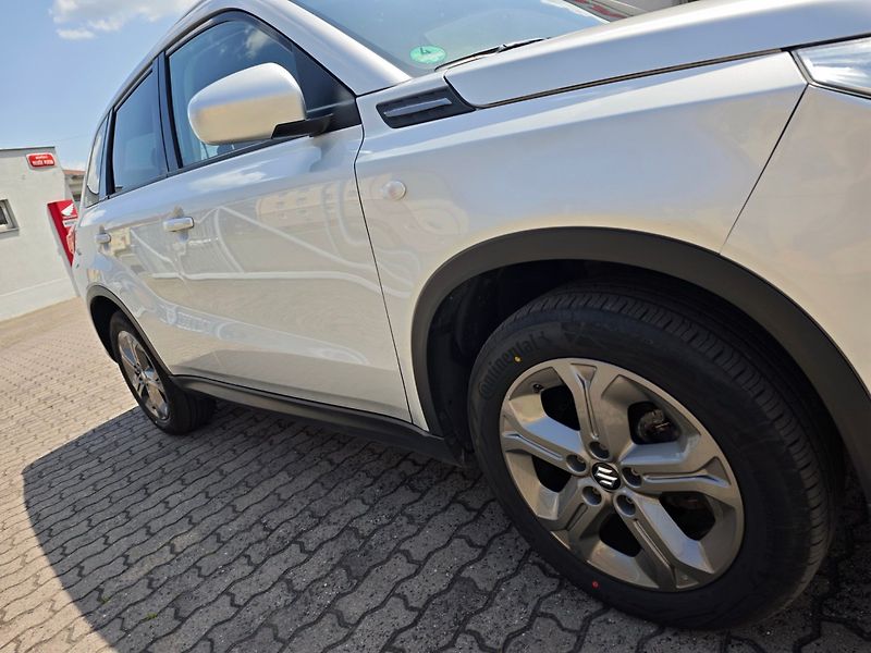 Suzuki Vitara (2016) 1.6 VVT ALLGrip 4x4 Kamera - fotka 36 z 42