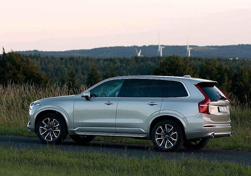 Volvo XC90.
