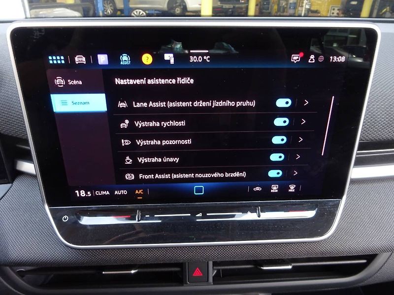 Volkswagen T-Roc (2025) 1,5eTSi /85kW  DSG Trend - fotka 27 z 29