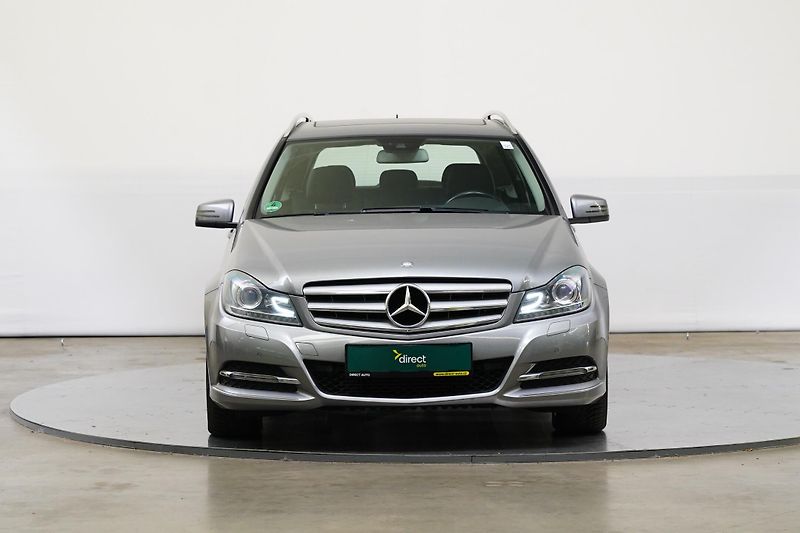 Mercedes-Benz Třídy C - fotka 4 z 27