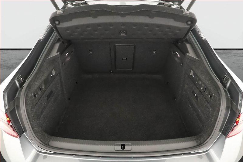 Škoda Superb (2022) Sportline 2.0 TDI - fotka 19 z 20