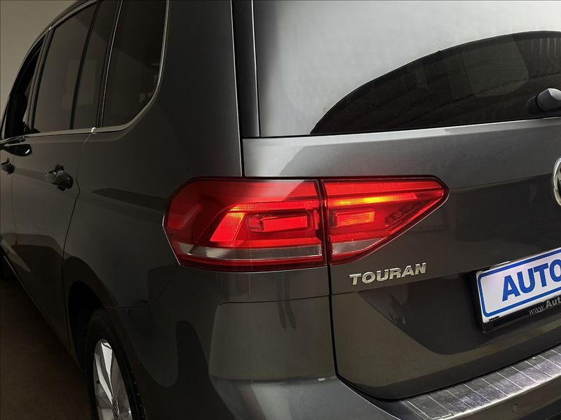 Volkswagen Touran 2,0 110kW DSG 5-MÍST TAŽNÉ ČR - fotka 39 z 41