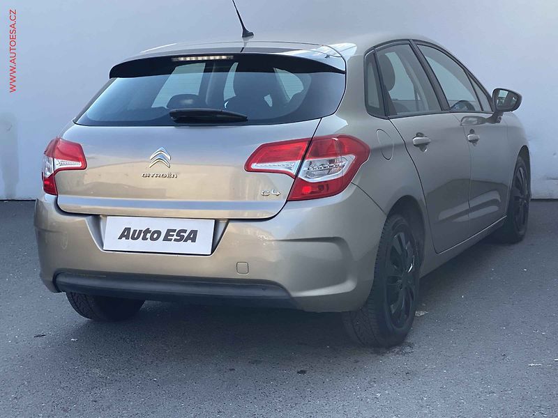 Citroën C4 (2013) 1.4 VTi, ČR, AC, tempo - fotka 4 z 16