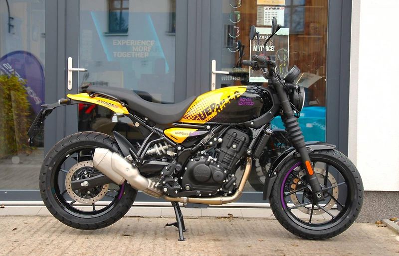 Royal Enfield (2026) Guerrilla 450 YELLOW RIBBON - fotka 1 z 25