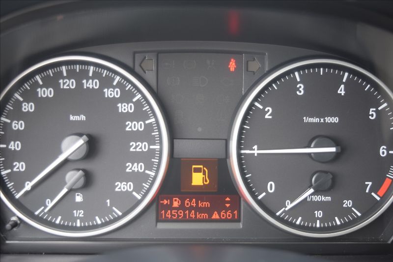BMW Řada 3 2,0 i 105KW PO SERVISE TOP! - fotka 39 z 48