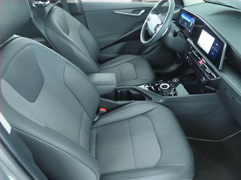 Kia Niro (2023) EV, SoH 100% - fotka 9 z 26