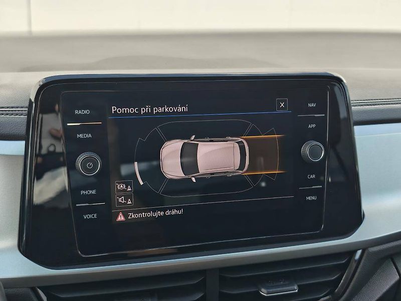 Volkswagen T-Roc Life 6G 1,0TSI - fotka 16 z 22