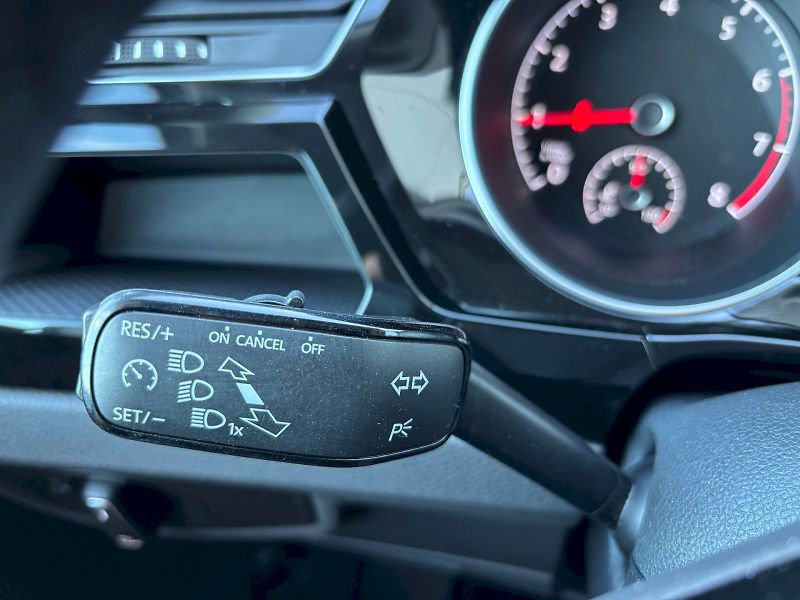 Volkswagen Touran (2022) 1.5 TSI 110kW HighLine 7 míst - fotka 14 z 35