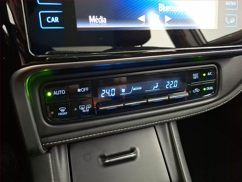 Toyota Corolla (2018) 1.6 Valvematic, Tempomat - fotka 14 z 18