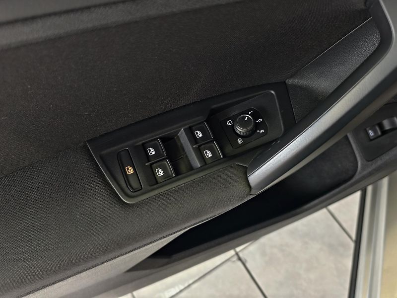 Volkswagen Tiguan 2.0 TDi KAMERA, IQ.DRIVE, DPH - fotka 22 z 26