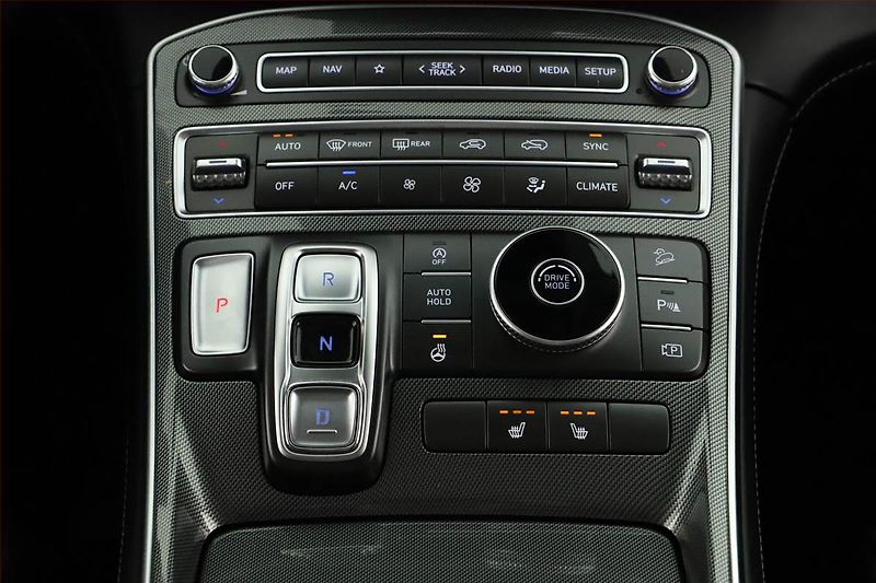 Hyundai Santa Fe (2023) Premium 2.2 CRDi - fotka 16 z 20
