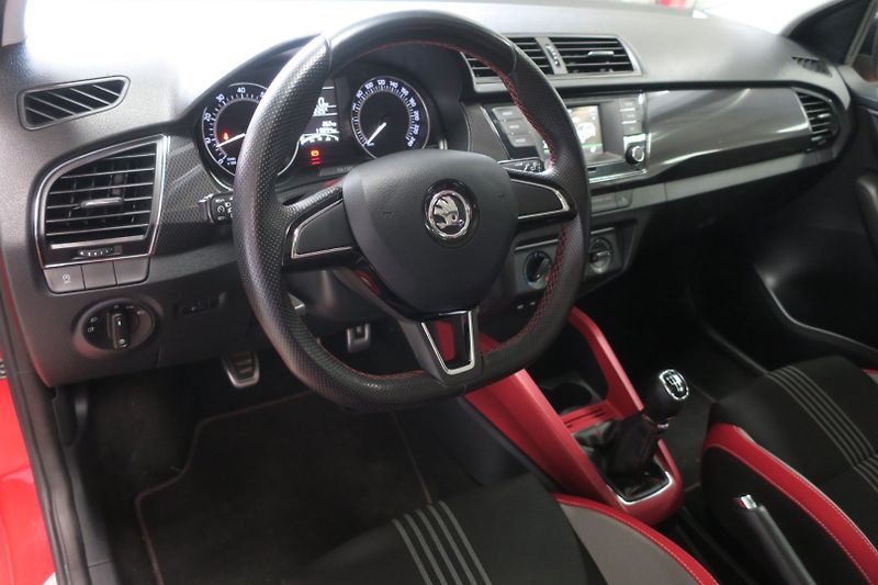 Škoda Fabia (2016) 1.2TSi Monte Carlo ČR - fotka 16 z 50