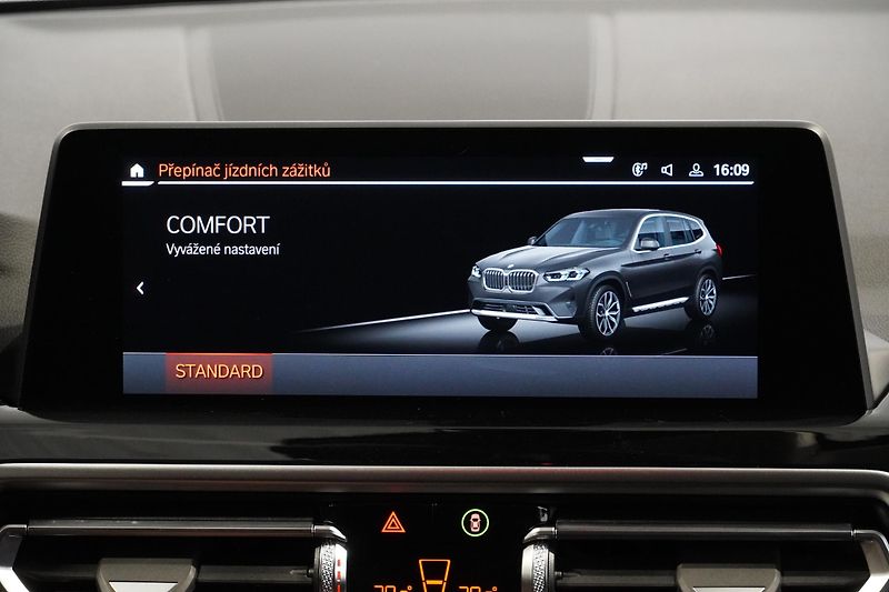 BMW X3 Xdrive20i,ČR,Kamera,Vyhř.volan - fotka 31 z 32