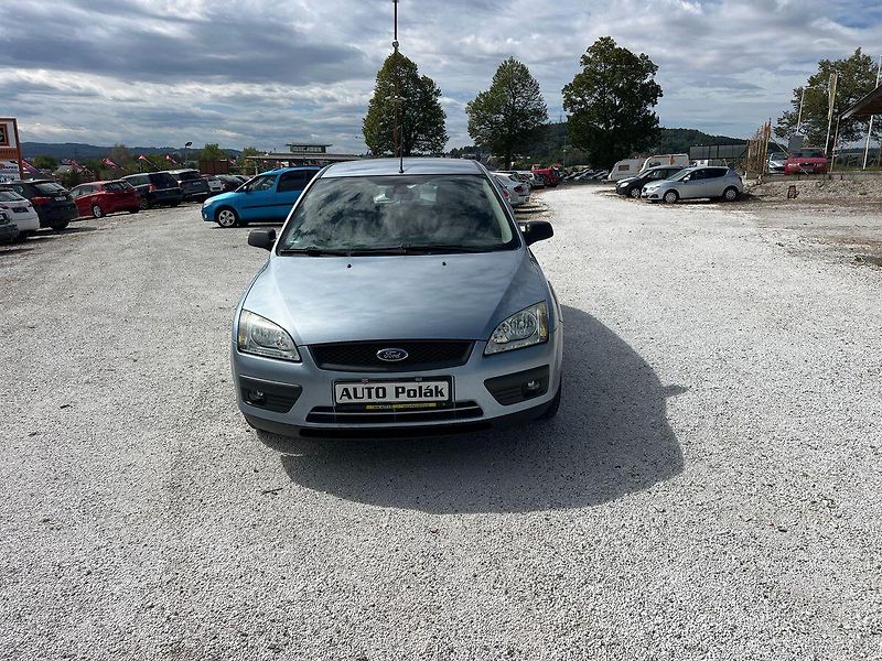 Ford Focus 1.6 i - fotka 1 z 14