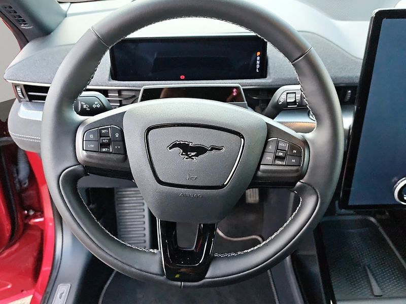Ford Mustang Mach-E (2023) GT, ČR , DPH, 487 k , 4x4 - fotka 10 z 18