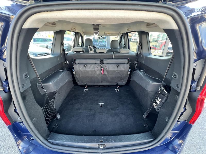 Dacia Lodgy 1.6i LPG 7MÍST TAŽNÉ - fotka 21 z 38