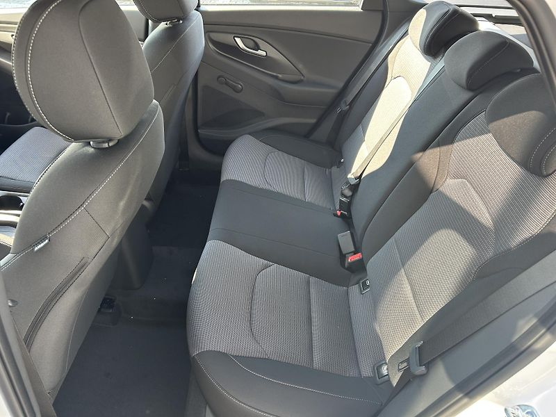 Hyundai i30 WG 1,5i 70 kW MT COMFORT FL - fotka 8 z 30