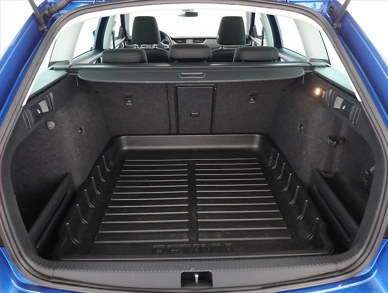 Škoda Octavia (2017) Style 2.0 TDI, Serv.kniha - fotka 17 z 18