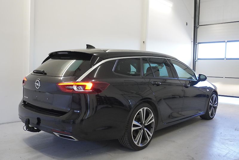 Opel Insignia 2,0T 260PS SPORTS TOURER 4X4 A - fotka 5 z 31