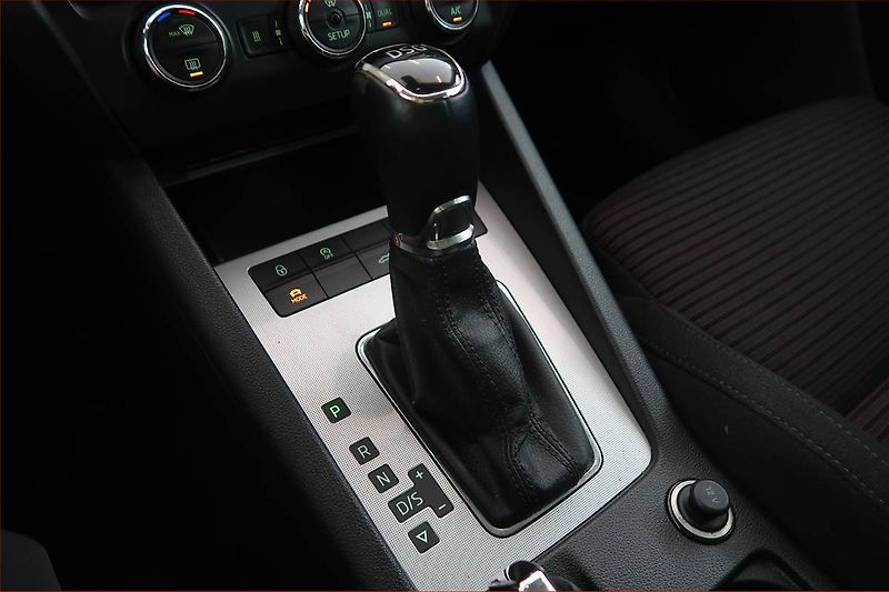 Škoda Octavia (2015) 2.0 TDI, Automat, Navi - fotka 13 z 20