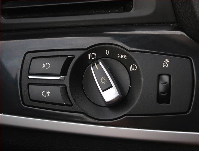 BMW X3 (2011) xDrive20i, 4X4, Automat - fotka 17 z 19