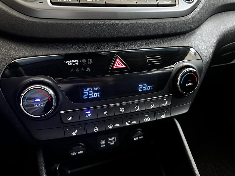 Hyundai Tucson (2018) 1.6 T-GDI 4x4 Trikolor - fotka 14 z 23