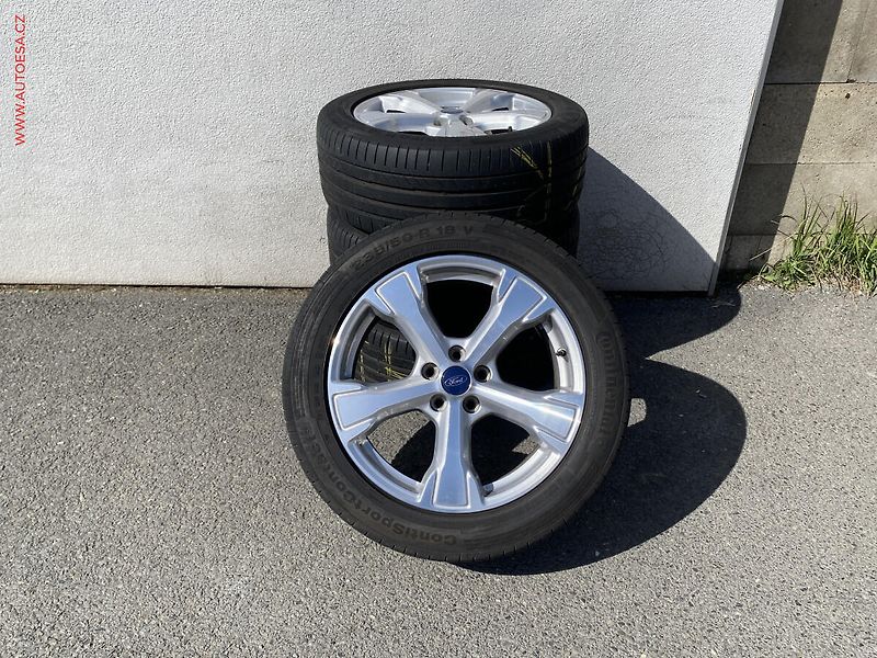 Ford Kuga (2018) 2.0 TDCi AWD, Titanium, +ALU - fotka 18 z 18