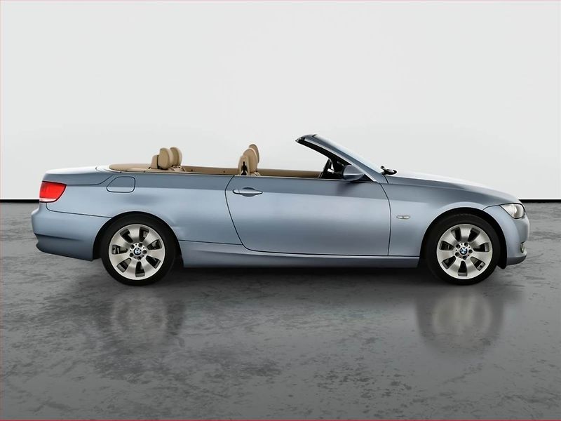 BMW Řada 3 (2009) 330 d, Automat, Kůže - fotka 6 z 18