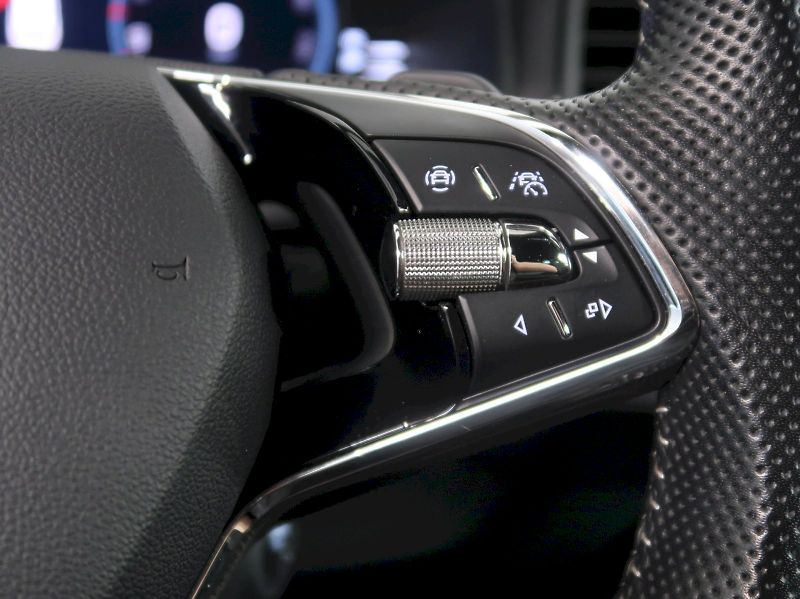 Škoda Karoq (2021) SPORTLINE 2.0TDI 110KW 4x4 DSG - fotka 21 z 43