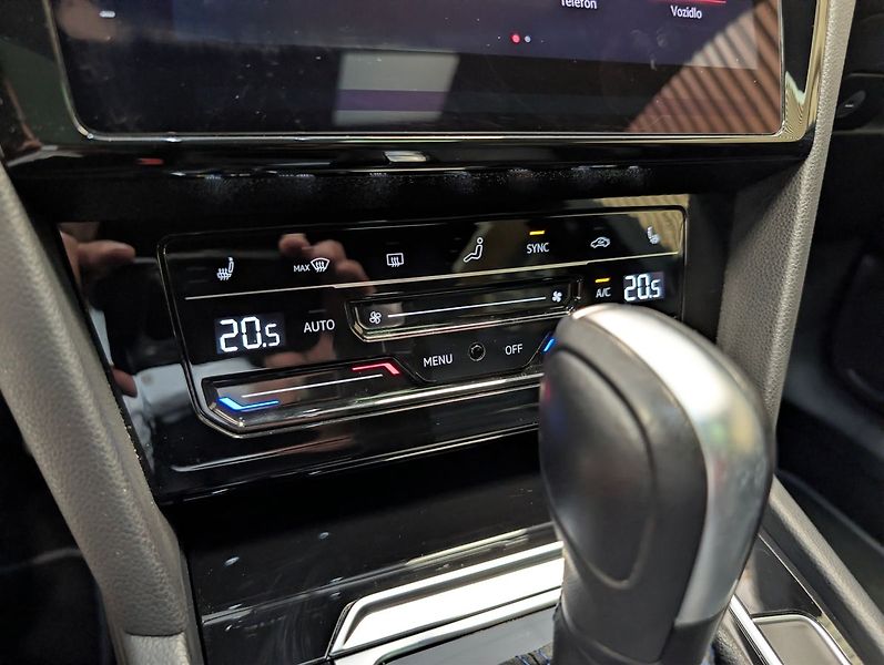 Volkswagen Arteon Shooting Brake 2.0 TSI R 235KW Shooting Brake - fotka 22 z 34