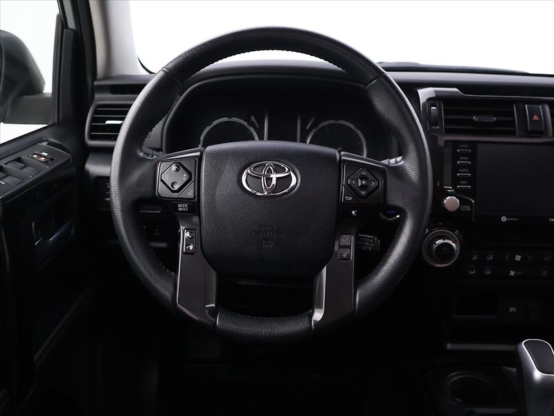 Toyota 4Runner 4,0 L V6 202kW 4WD AUT LED - fotka 15 z 28