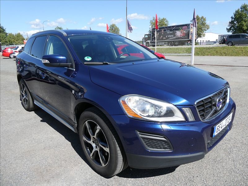 Volvo XC60 2,4 D5 Ocean Race AWD 158kW - fotka 1 z 51
