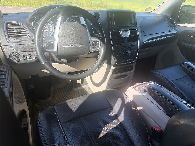 Chrysler Town & Country (2011) 3,6 RT DVD LPG Kůže 2011 - fotka 14 z 19