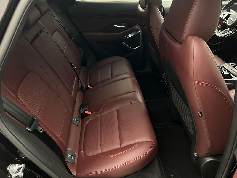 Jaguar E-Pace P200 S AWD AUT CZ - fotka 21 z 46