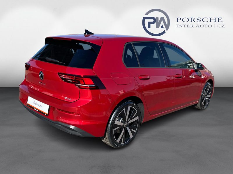 Volkswagen Golf People 1,5TSI 110 kW 7DSG mHEV - fotka 2 z 22