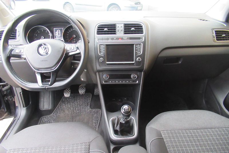 Volkswagen Polo 1.0 MPi AUT. KLIMA  NAVIGACE - fotka 10 z 26