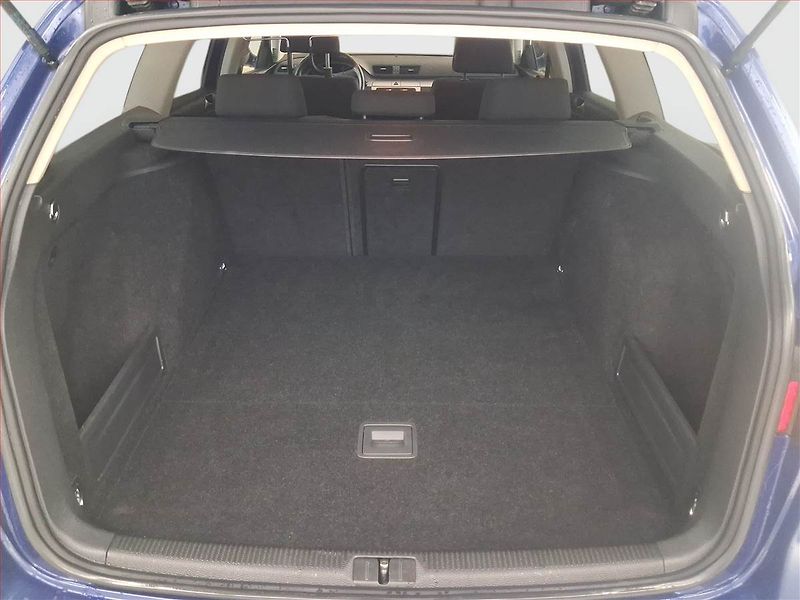 Volkswagen Passat (2009) Comfortline 2.0 TDI - fotka 14 z 16
